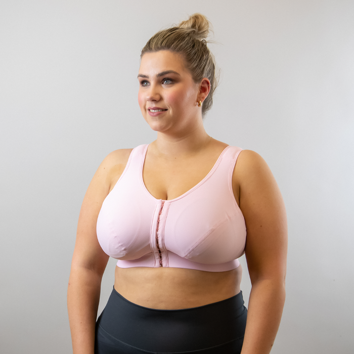 Curvy model wearing the Enell Lite in the colour Hope showing front fastening and wide straps