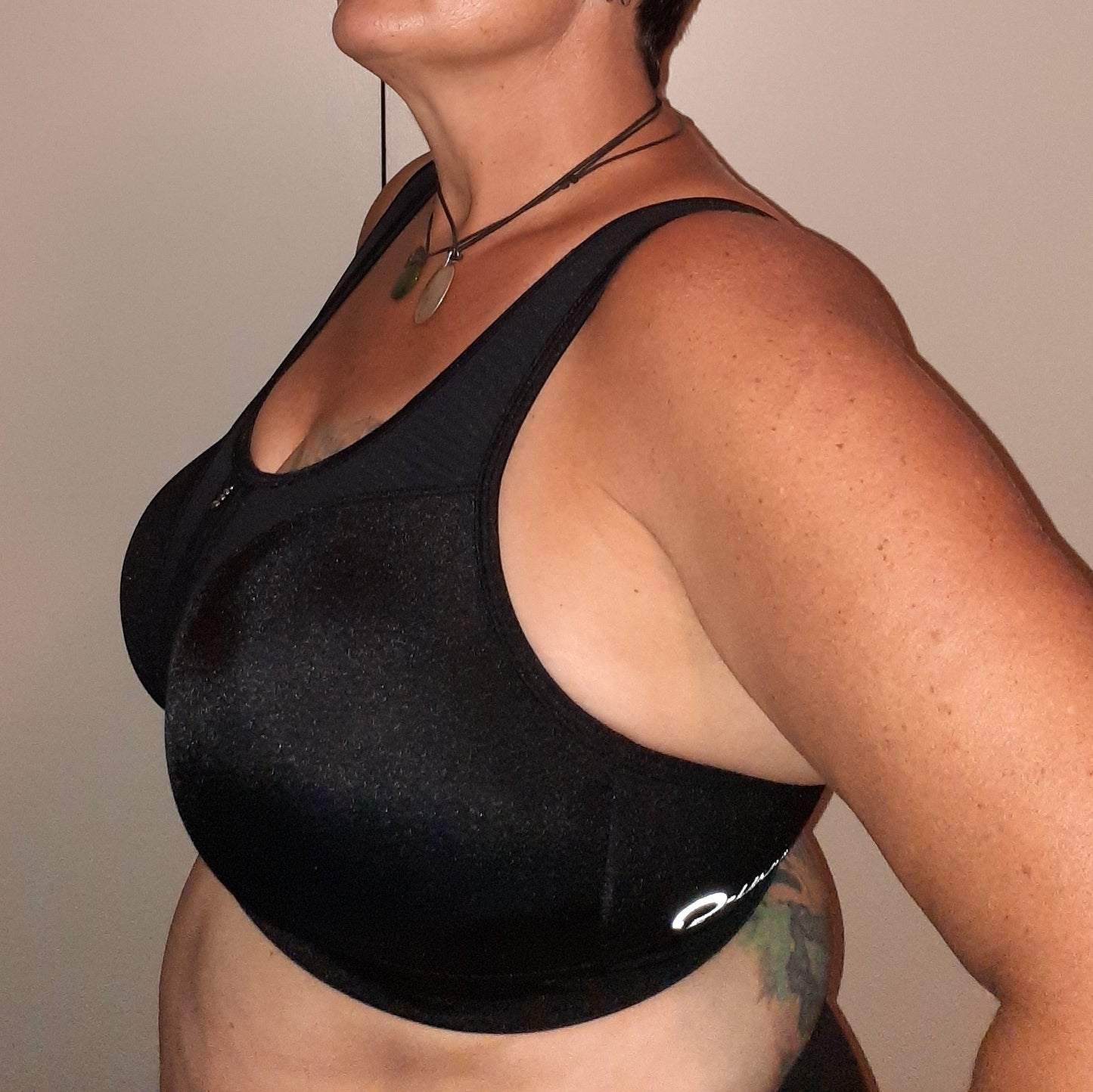 Q-Linn Sports Bra - BLACK
