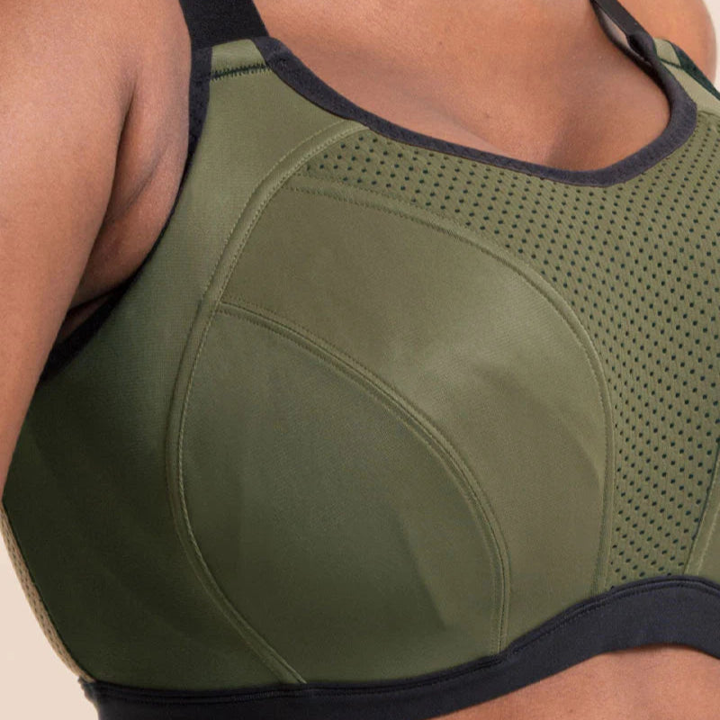 model wearing Curvy Kate Everymove Wired Multiway Sports Bra showing close of cup