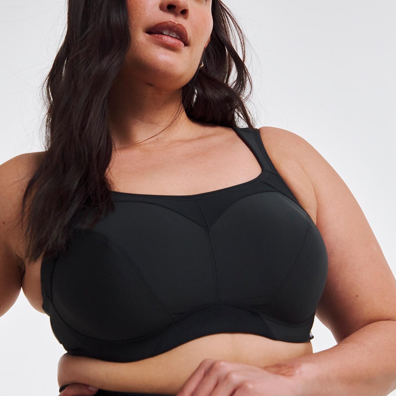 active woman wearing Freya High Octane Underwire sports bra showing front view